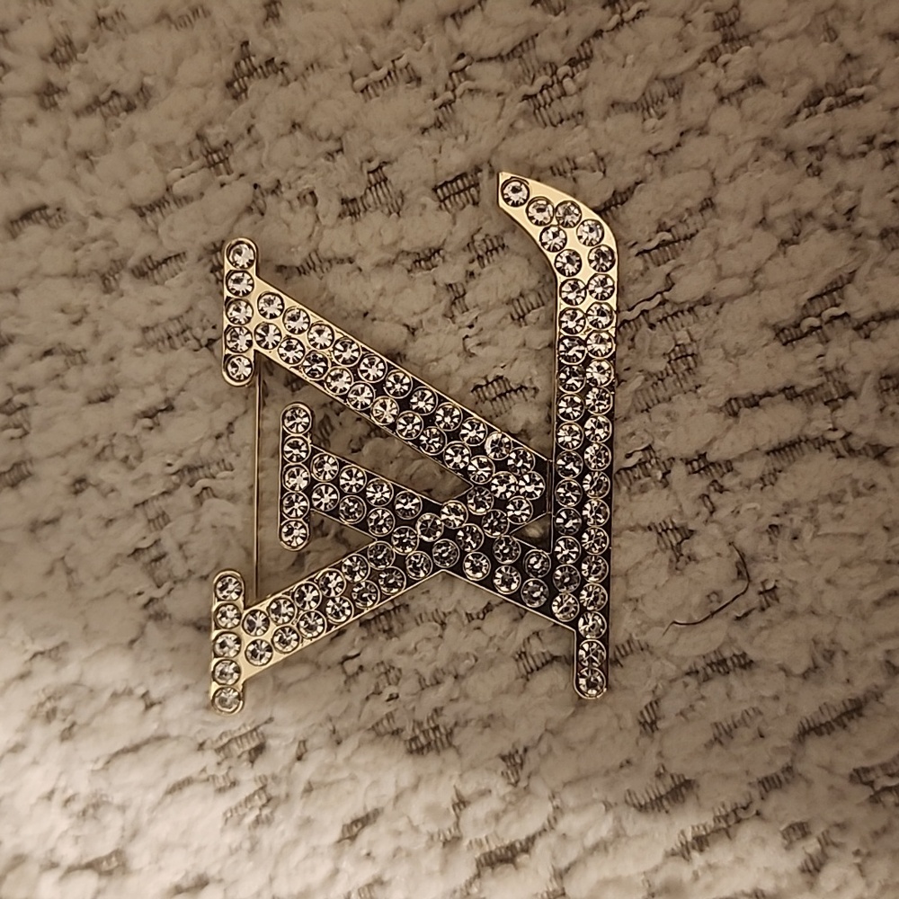 Brooch